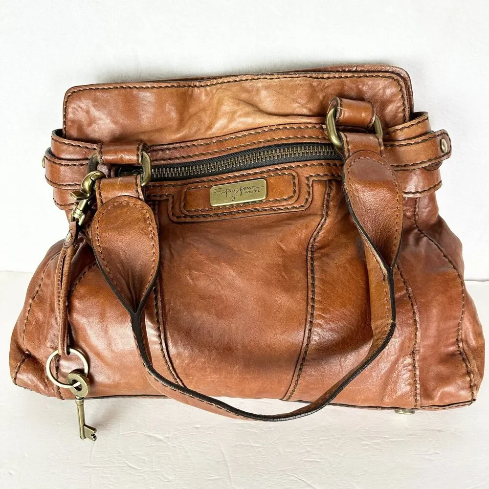 Fossil Fifty Four Vintage Leather Satchel Bag Purse Cognac Brown Y2K Key Charm